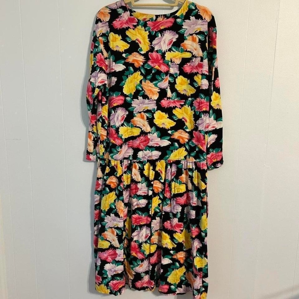 Floral print, maxi dress size‎ medium, long sleeve vintage